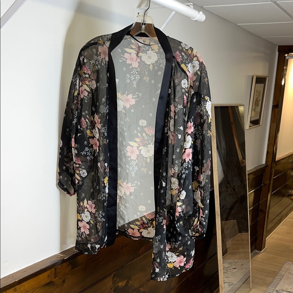 Mudd Floral Sheer‎ Kimono with Pink and Cream Accents- OS